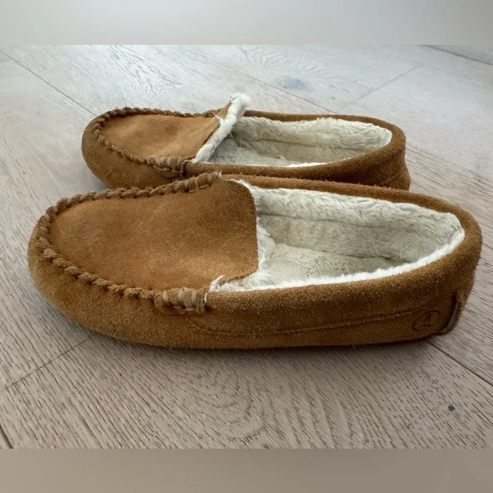 Land’s End Boys Suede Moccasins size 5